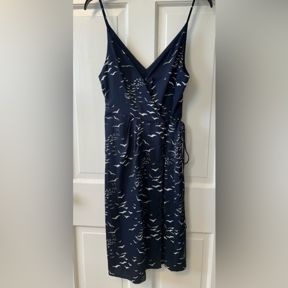 NWT BCBGeneration Wrap Dress in Sz 6 Navy with Bird Print - Picture 1 of 11